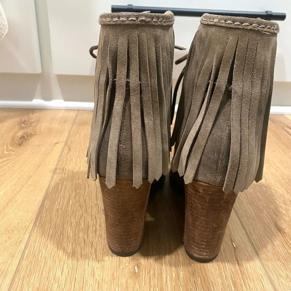 Frye Parker Boots Western Fringed Stacked Heel Boho Festival Cowgirl Size 7.5